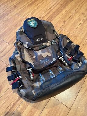 Oakley SI Aegis-22 Tactical Backpack Camo Load Bearing Airborne Patch